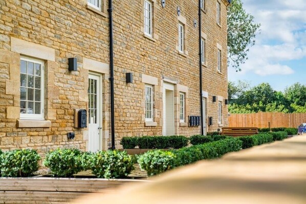 Exterior - Luxury Stay at Yarwell Mill, Peterborough (North Northamptonshire)