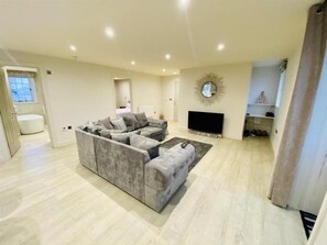 Living area - Luxury Stay at Yarwell Mill, Peterborough (North Northamptonshire)