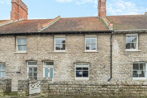Exterior - 3 Bed in Swanage (oc-n29755) (Swanage)