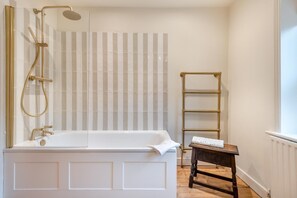 Towels - 3 Bed in Swanage (oc-n29755) (Swanage)
