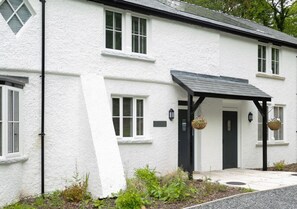 Exterior - Fir Holme - Two Bedroom House, Sleeps 4 (Newby Bridge)
