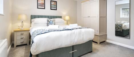 2 habitaciones, cuna de viaje, wifi gratis y ropa de cama