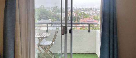 Tabla de planchar con plancha y wifi