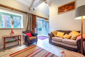 TV, fireplace - 1 Bed in Trimingham (oc-h29803) (Trimingham)