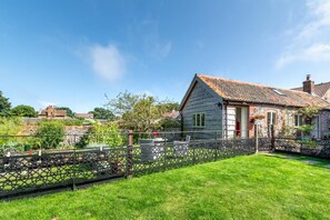 Exterior - 1 Bed in Trimingham (oc-h29803) (Trimingham)
