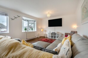 Living area - 4 Bed in Newquay (oc-b29882) (Newquay)