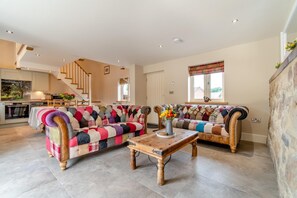 Interior - 2 Bed in Melbourne (oc-t29849) (King's Newton)