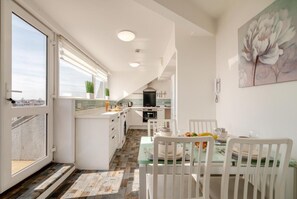 Cookware/dishes/utensils - 2 Bed in Bridlington (oc-o29897) (Bridlington)