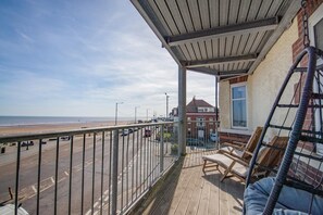 Property grounds - 2 Bed in Bridlington (oc-o29894) (Bridlington)