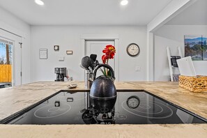 Interior - The Rock: Unique Hand-Carved Charm close to airport, downtown and BSU (Boise)