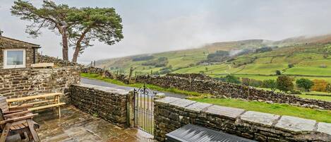 تناول الطعام بالخارج