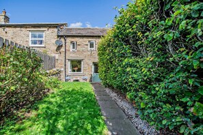 Property grounds - 1 Bed in Worton (oc-s29867) (Bainbridge)