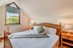 Travel cot, free WiFi - 3 Bed in Loveston (oc-l29793) (Reynalton)