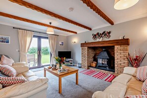 TV, fireplace - 4 Bed in St. Florence (oc-r29795) (Saint Florence)