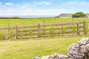 Property grounds - 2 Bed in Minster (oc-h29851) (Boscastle)