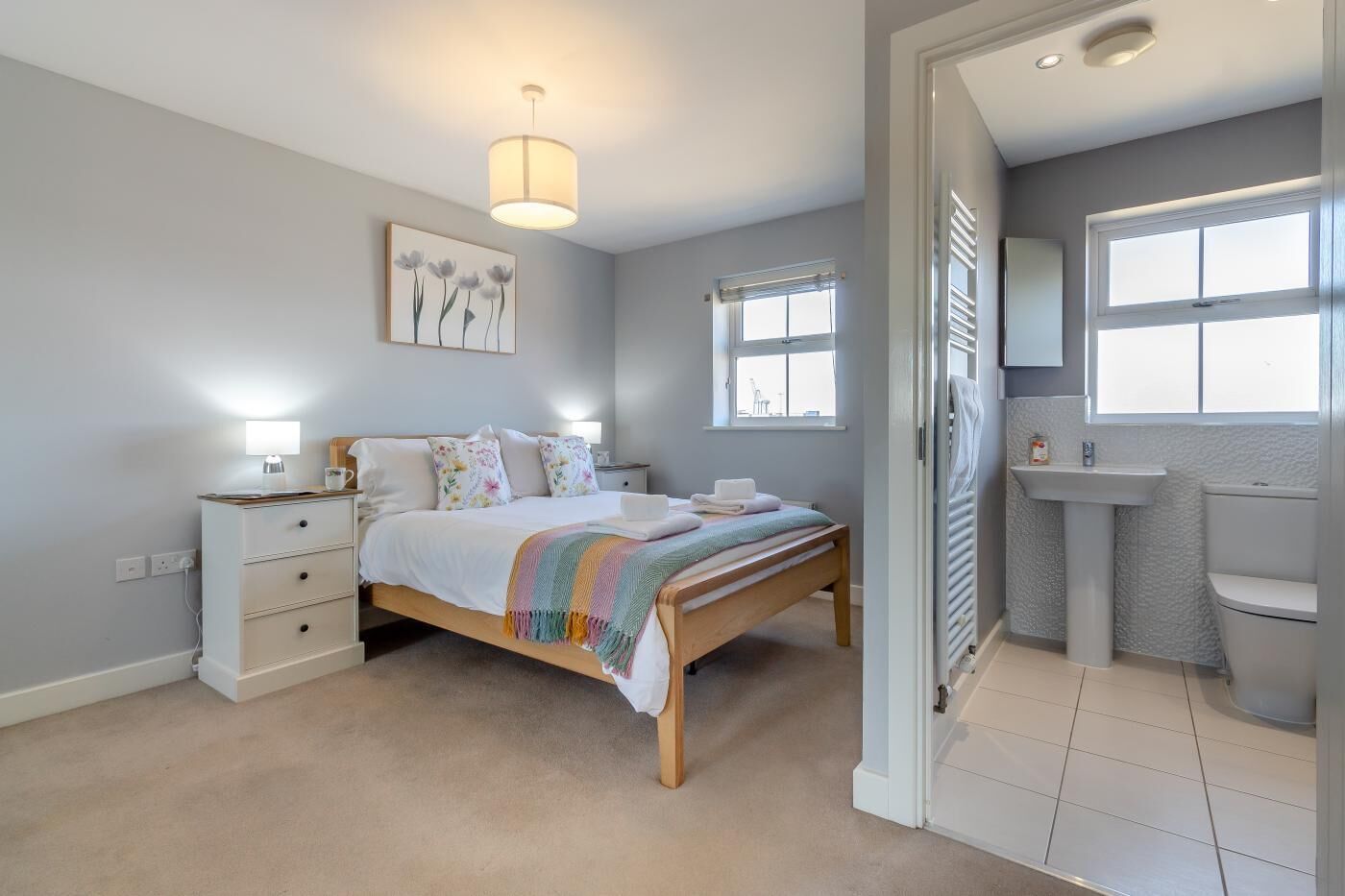 Iron/ironing board, free WiFi, bed sheets