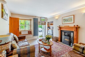 Fireplace - 2 Bed in Kirkby Malham (oc-f29609) (Airton)