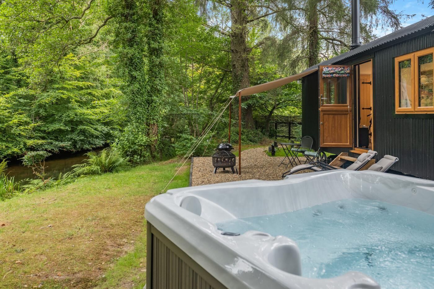 Bain à remous extérieur