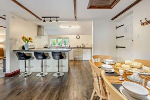 Dining - 3 Bed in Two Waters Foot (oc-p29858) (Broadoak)