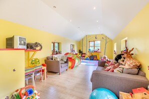Children’s area - 2 Bed in Langtree (oc-b29908) (Langtree)
