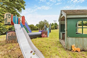 Children’s area - 2 Bed in Langtree (oc-h29912) (Langtree)