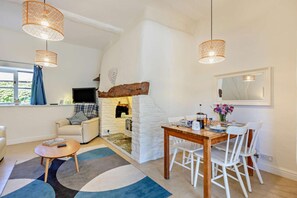 Dining - 2 Bed in Langtree (oc-h29912) (Langtree)