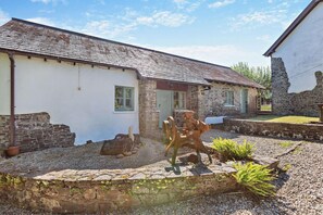 Exterior - 2 Bed in Langtree (oc-h29912) (Langtree)