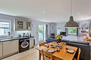 Interior - 2 Bed in Langtree (oc-e29913) (Langtree)