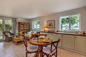 Dining - 1 Bed in Kirby-le-Soken (oc-f29905) (Kirby le Soken)