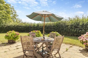 Outdoor dining - 3 Bed in Rumburgh (oc-p29923) (Rumburgh)