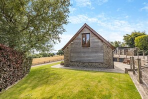 Exterior - 2 Bed in All Stretton (oc-d29884) (All Stretton)