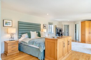 Iron/ironing board, free WiFi, bed sheets - 7 Bed in Henley-on-Thames (oc-d29802) (Southend)