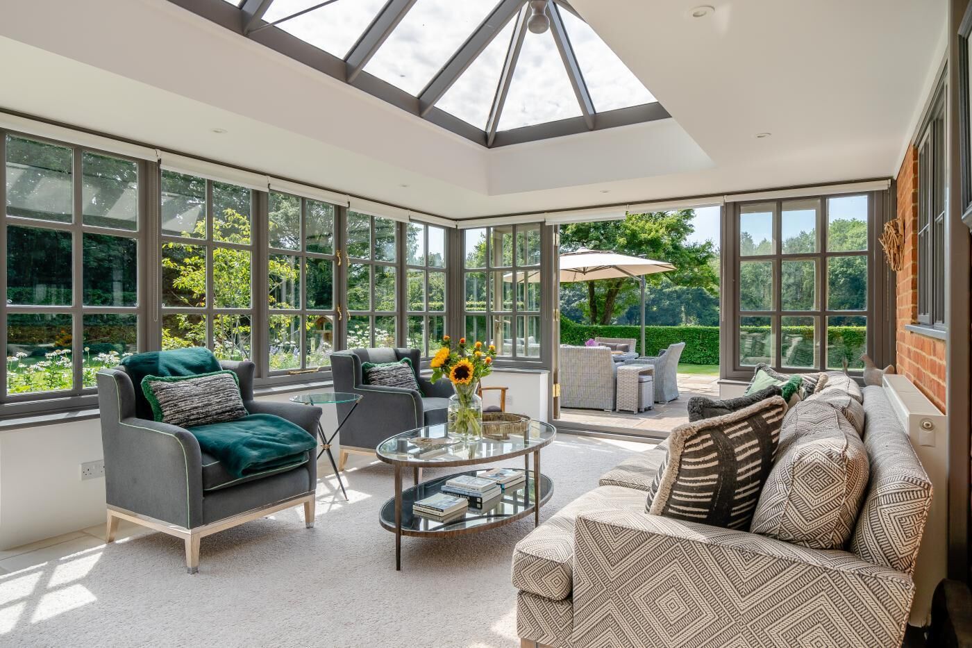 Télévision, cheminée