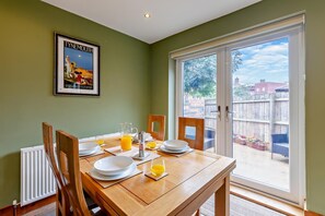 Dining - 3 Bed in North Shields (oc-b29939) (Tynemouth)