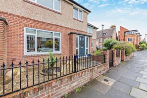 Exterior - 3 Bed in North Shields (oc-b29939) (Tynemouth)