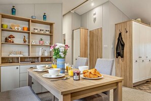 Dining - 2 Bed in St. Helens (oc-s29960) (Saint Helens)