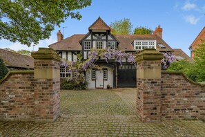 Exterior - 3 Bed in Thelwall (oc-c29954) (Warrington)