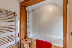 Hair dryer, towels - 2 Bed in Woofferton (oc-b29941) (Woofferton)