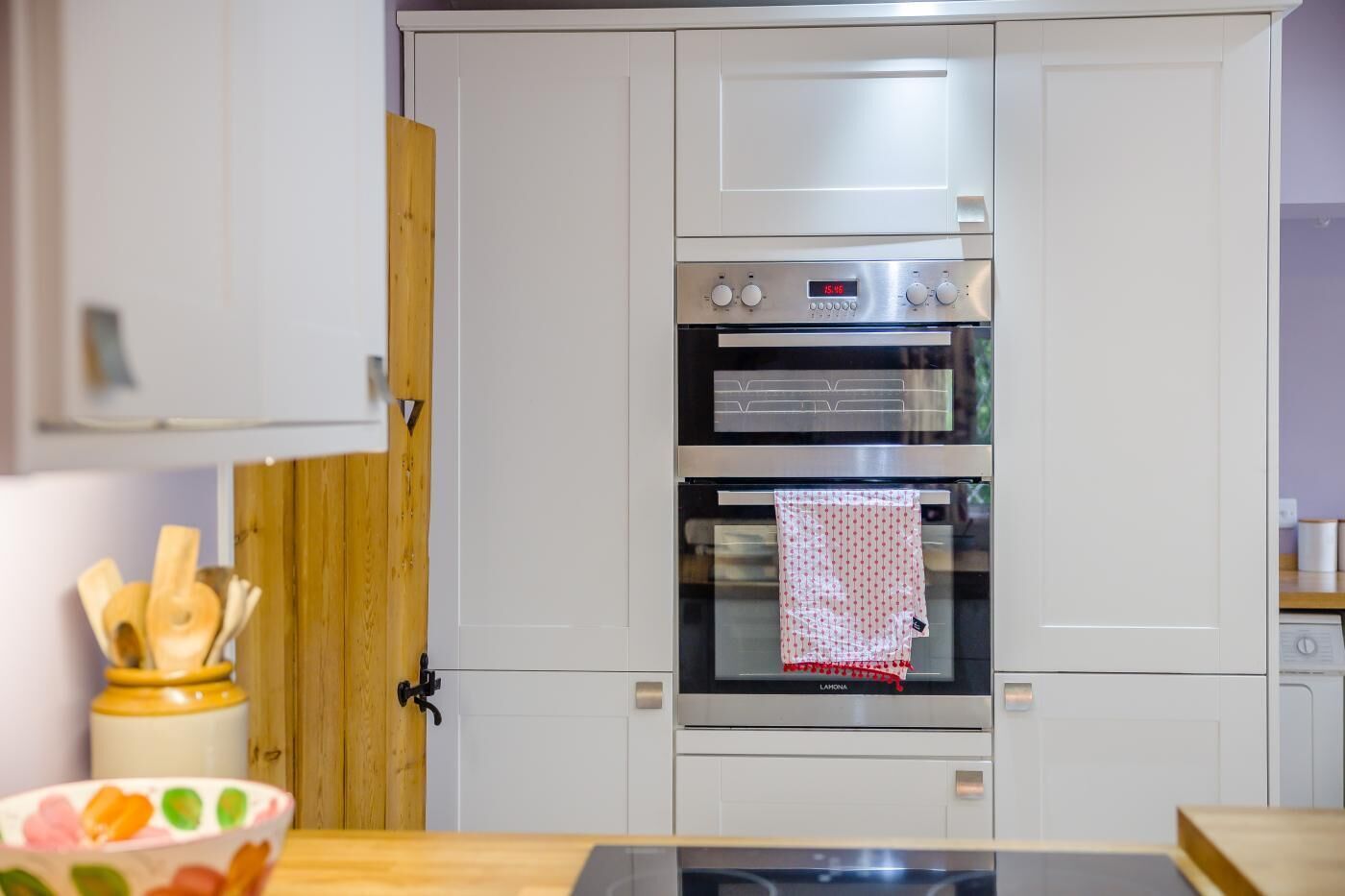 Oven, dishwasher, high chair, cookware/dishes/utensils