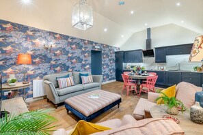 TV - 2 Bed in Wycliffe (oc-r29947) (Wycliffe)