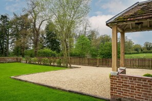 Property grounds - 3 Bed in Wolterton (oc-w29869) (Wolterton)