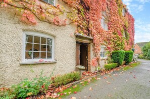 Exterior detail - 1 Bed in Sedgeberrow (oc-w30007) (Sedgeberrow)