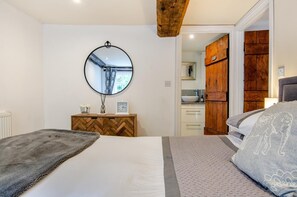 Free WiFi, bed sheets - 1 Bed in Sedgeberrow (oc-w30007) (Sedgeberrow)