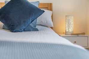 Free WiFi, bed sheets - 3 Bed in Duporth (oc-s29979) (Charlestown)