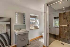 Towels - 2 Bed in Pickering (oc-t29975) (Middleton)