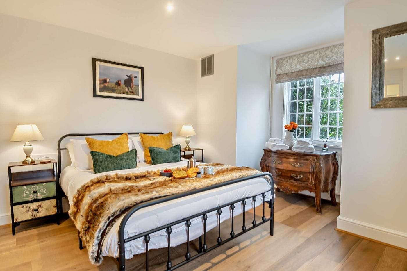 Iron/ironing board, free WiFi, bed sheets