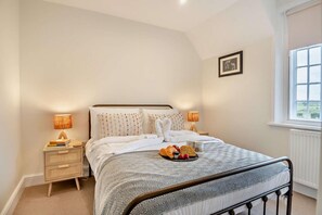 Iron/ironing board, free WiFi, bed sheets - 1 Bed in Holkham (oc-h29992) (Holkham)