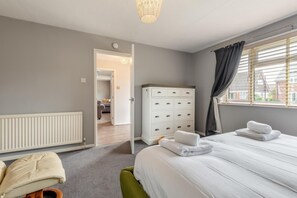 واي فاي مجانًا وملاءات أسرّة