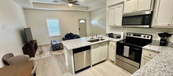 Brand New Modern Home, Fenced Backyard, Pets OK