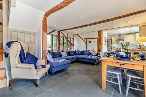4 Bed in Butley (oc-t7463)